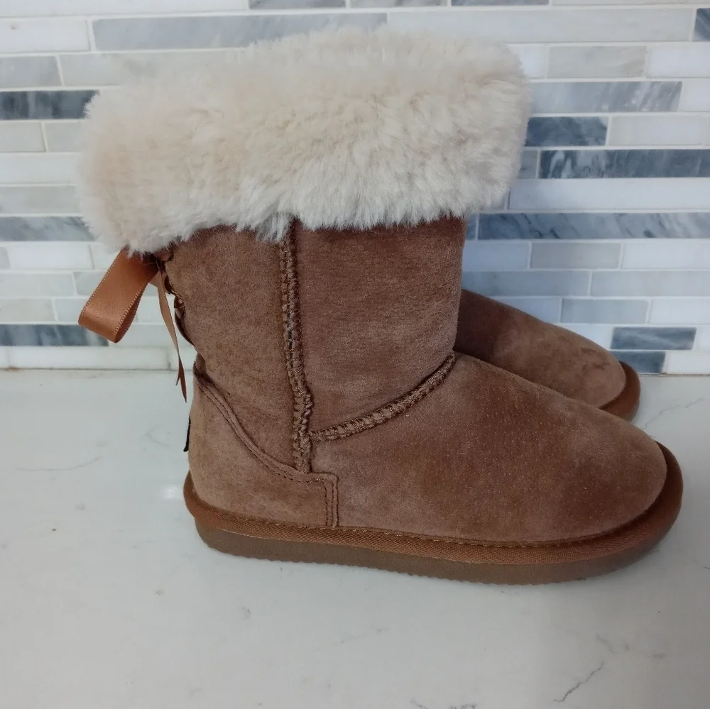 Lamo Elise Shearling Beige Suede Upper Faux fur Lining Toddler Boots 1Y